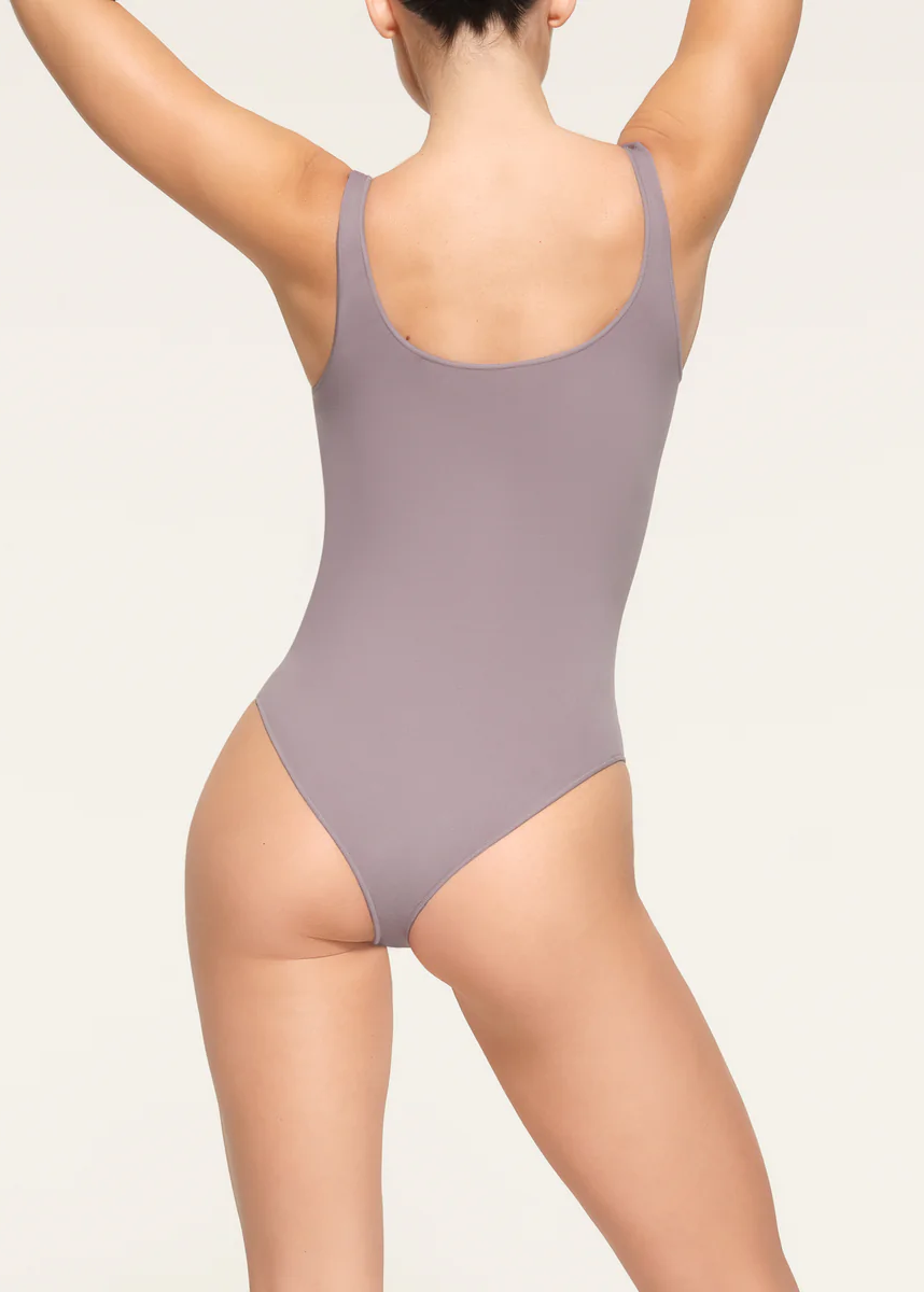 ESSENTIAL SCOOP NECK BODYSUIT